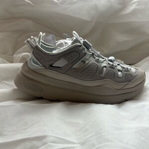 Keen Light Gray Sporty Sneakers